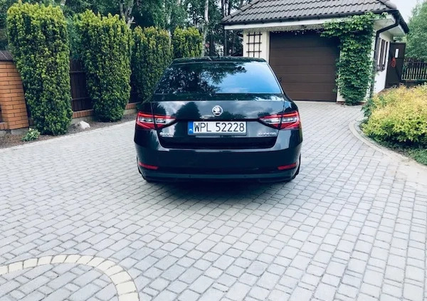 Skoda Superb cena 64999 przebieg: 211000, rok produkcji 2017 z Płock małe 37